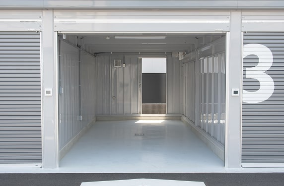 ガレージ内非常口