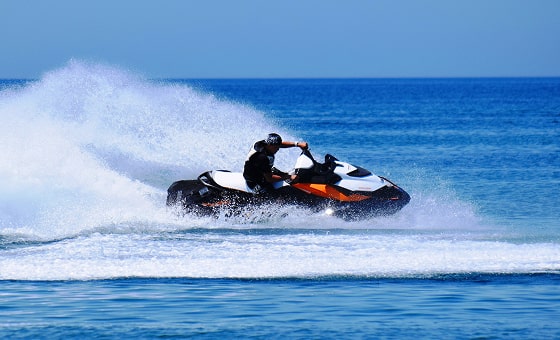 ジェットスキーの保管に